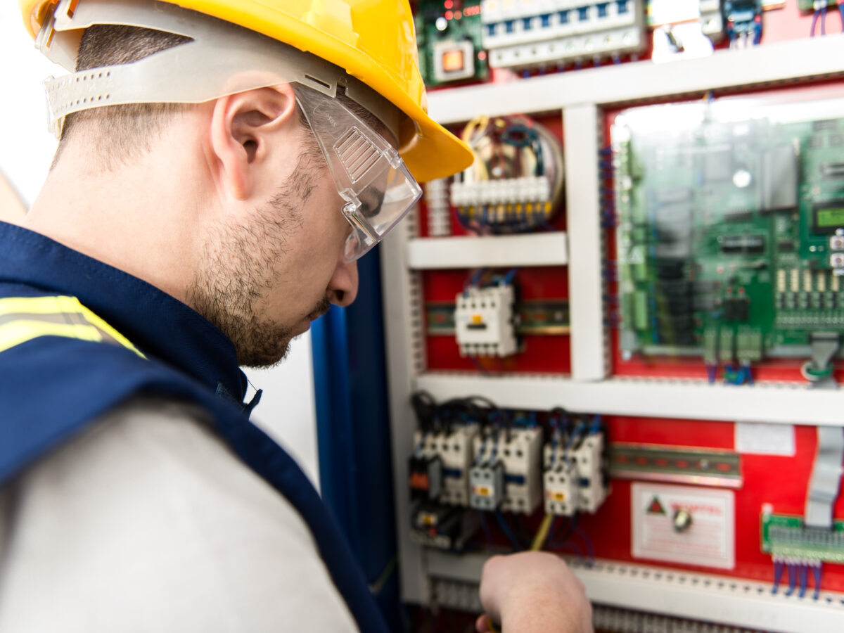 What is an Electrician Trainee and How to Get in the Field - InterCoast  Colleges What is an Electrician Trainee and How to Get in the Field